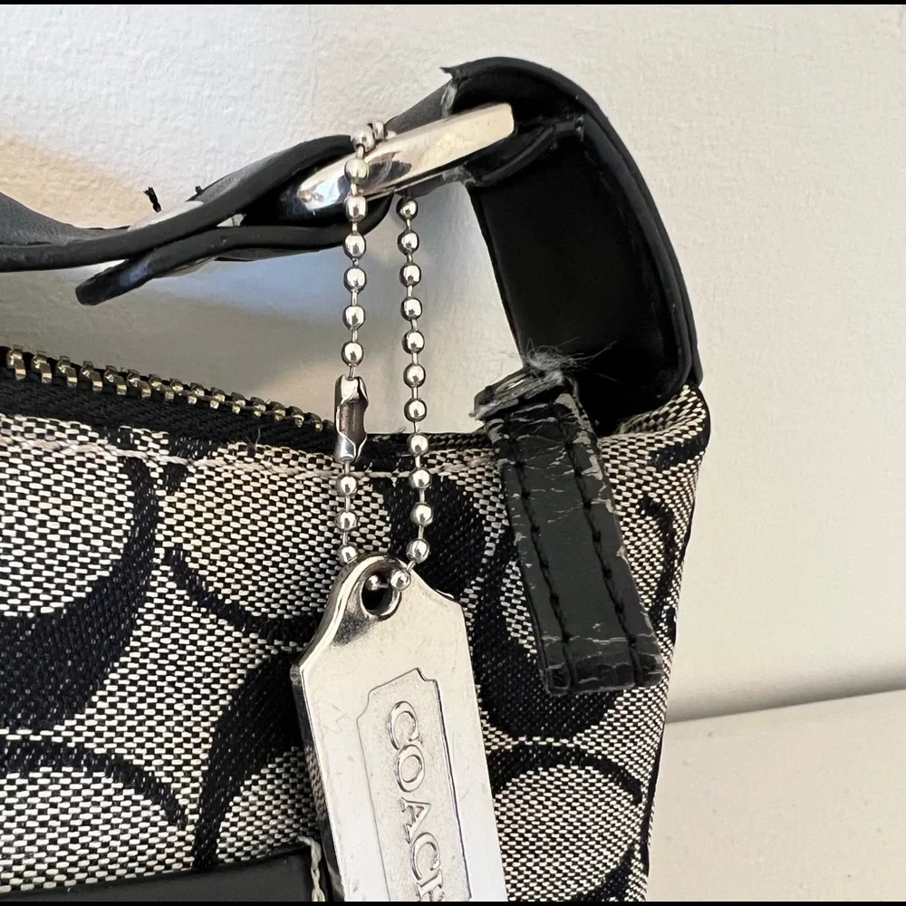 Coach purse - Picture 3 of 4